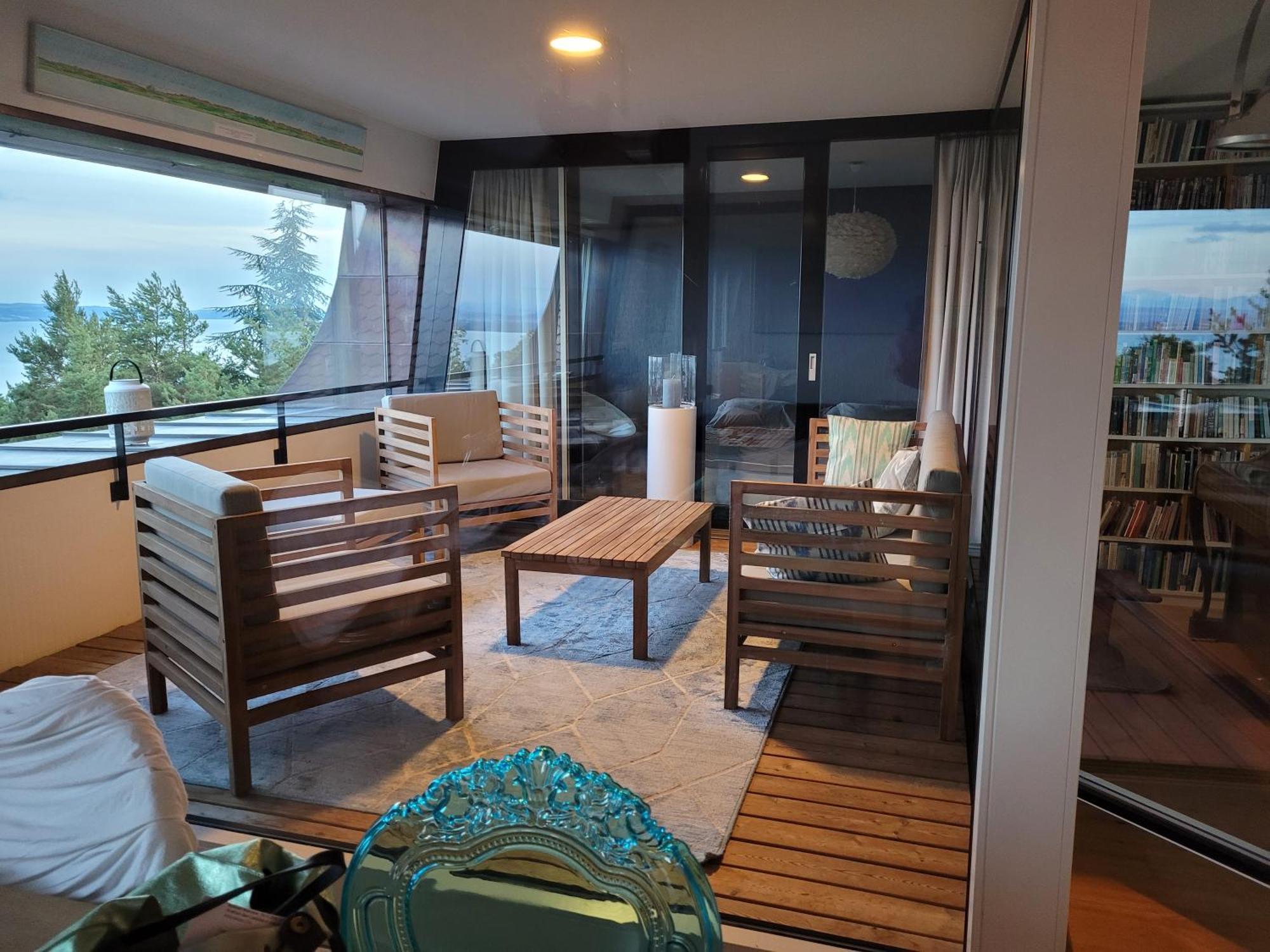 3-Bedroom Apartment With Spectacular View 纳沙泰尔 外观 照片